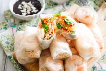 Shrimp Summer Rolls with Dipping Sauce